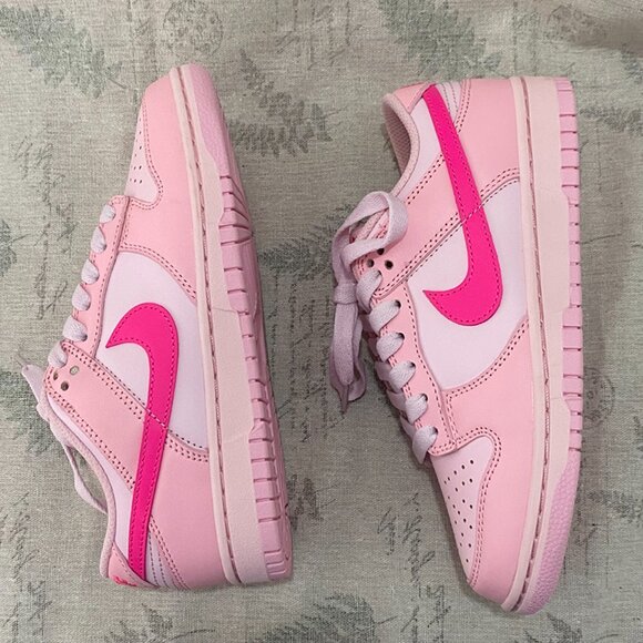 Nike Dunk Low Triple Pink - Picture 7 of 8